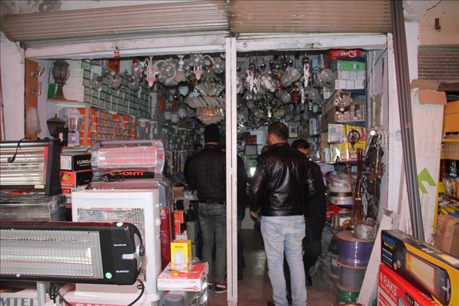 Midyat´ta hırsızlar iki dükkanın kasasını çaldı