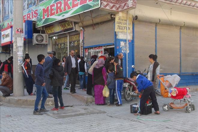 Kısmen kalkan yasaktan sonra Nusaybinliler marketlere akın etti