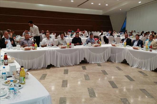 Yetim ailelere iftar yemeği