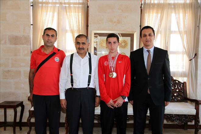 Şampiyon Sporcu Vali Koçak´la görüştü