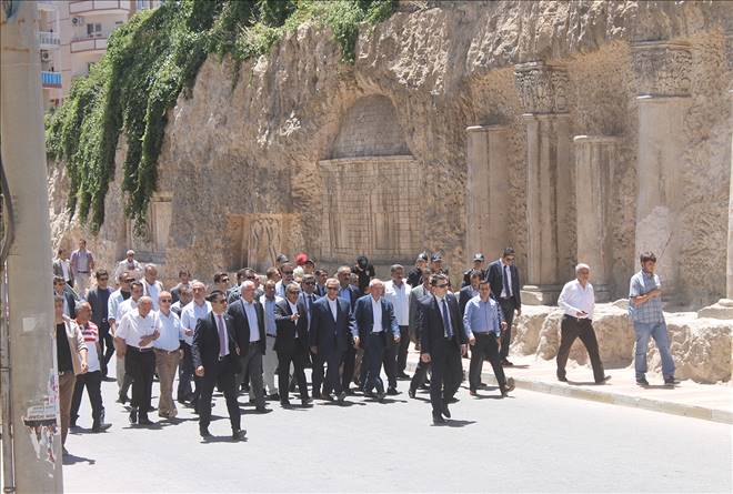 ?Türkiye üç partili koalisyonlarla bir şey kazanmaz?