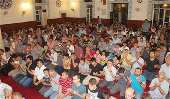 Kızıltepe´de Berat Gecesi´nde camiler doldu taştı