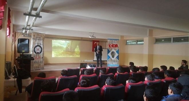 Mardin´de öğrenciler, terör örgütlerine karşı bilinçlendiriliyor