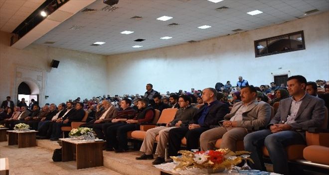 YAZAR DİLİPAK NUSAYBİN´DE KONFERANS VERDİ