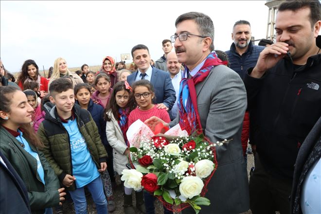 Sınav Koloji öğrencilerinden kardeş okula yardım