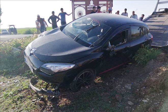 Direksiyon hakimiyetini kaybeden sürücü şarampole girdi