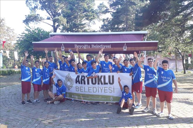 Dezavantajlı çocuklar yaz kampına gönderildi