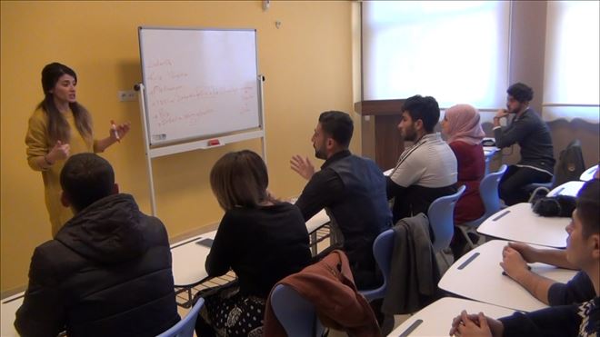  Daha avantajlı olmak için liderlik kursu görüyorlar