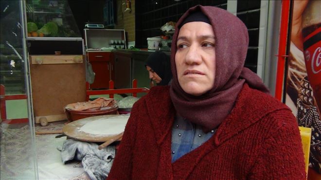Eşleri iş bulamayınca gözleme açarak ailelerini geçindiriyorlar