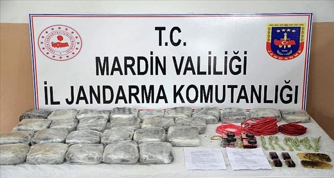 Mısır tarlasında cephanelik ele geçirildi