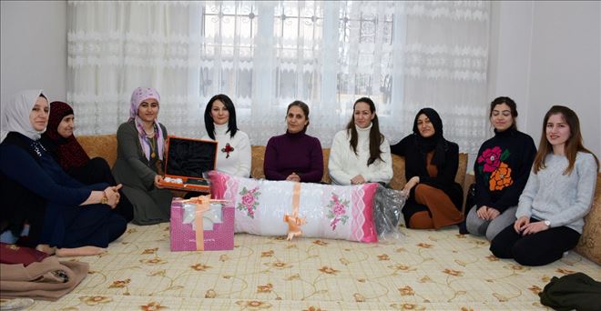 Bir yastıkta bir ömür projesi ile gelinlerin yüzü gülüyor