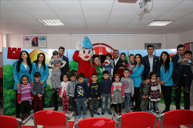 Çocuklar tiyatroyla hem öğrendi hem eğlendi