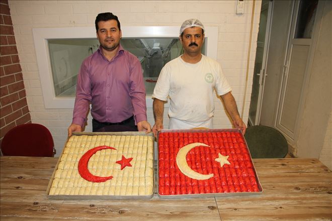 Baklava ustalarından Mehmetçiğe ´ay yıldızlı´ baklava