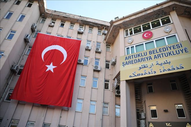 Artuklu Belediyesi giriş tabelası yenilendi