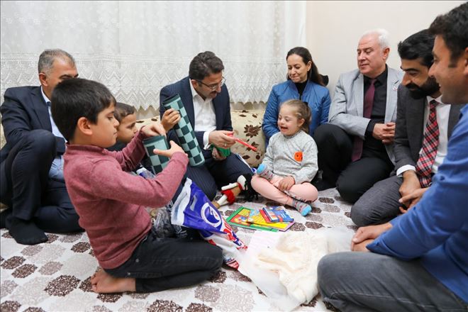 Kaymakam Çam´dan down sendrumlu Sultan´a doğum gübü sürprizi