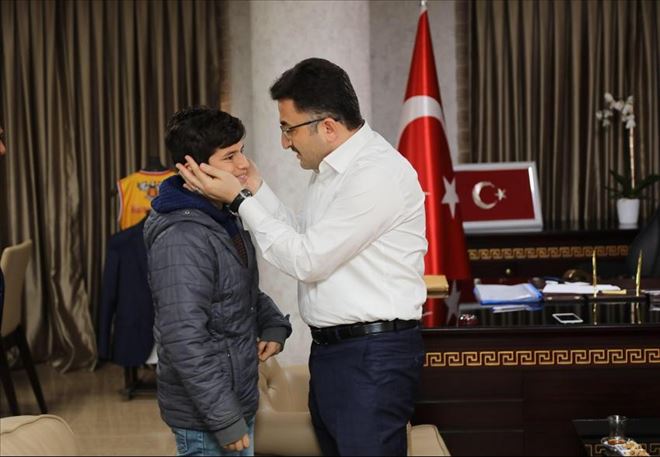 Kaymakam Çam Efe Deniz Aydın´ı ödüllendirdi