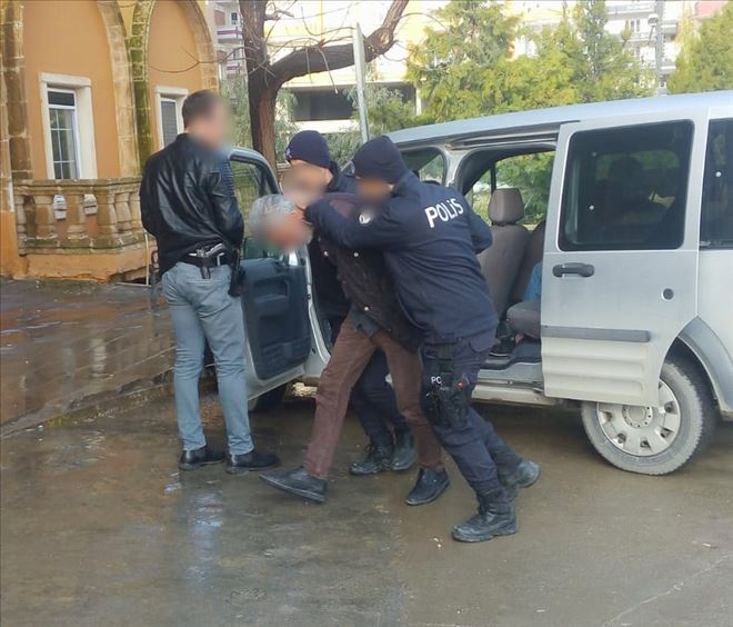 Polisin şüphelendiği şahısın 5 yıl hapis cezasının olduğu öğrenildi