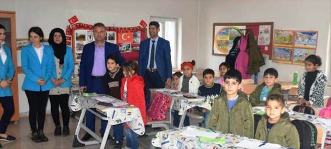 Kardeş eli köy çocuklarını sevindirdi