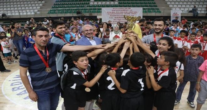 Mardin´de Geleneksel Çocuk Oyunları Festivali´nde coşkulu final