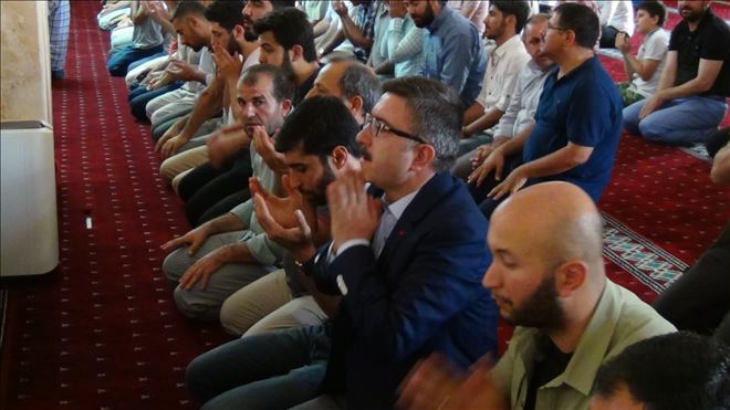 Mursi için Kızıltepe´de gıyabi cenaze namazı kılındı
