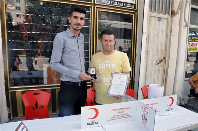 Kızılay´dan Gazeteci Öncü´ye teşekkür madalyası 