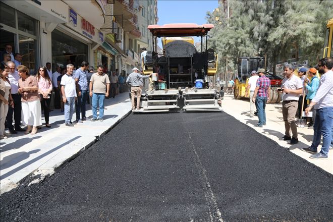 Asfalt dökülmeye başlandı