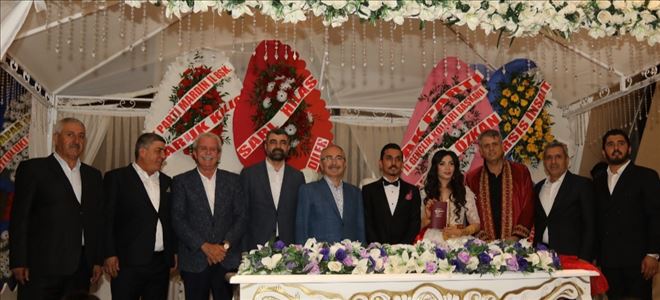 Kızıltepeli iş adamı Kenan Kösen´in oğlu Levent Kösen evlendi