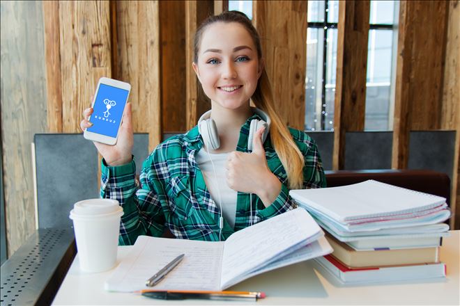 Öğrenciler sınavlara dersaneyle değil telefonla hazırlanıyor