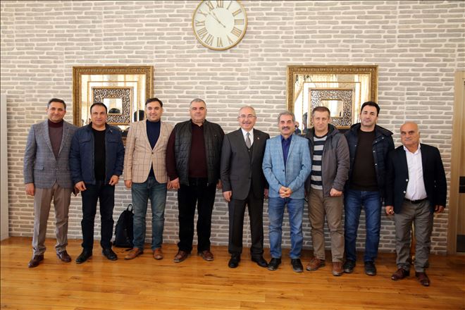 Yaman, şehirde görev yapan gazetecilerle bir araya geldi