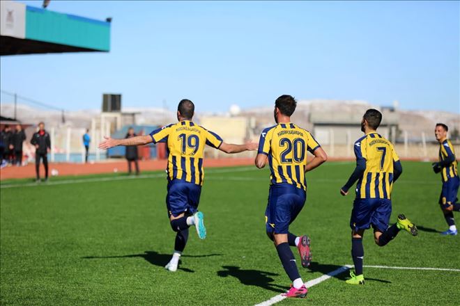 Başakspor farka gitti