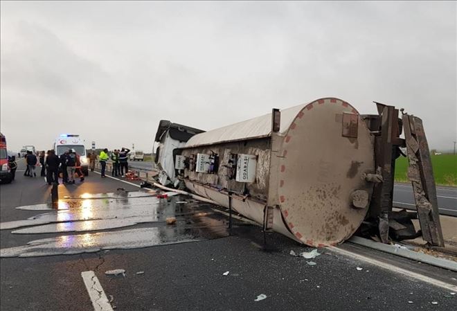 Ham petrol yüklü tanker devrildi: Bir ölü