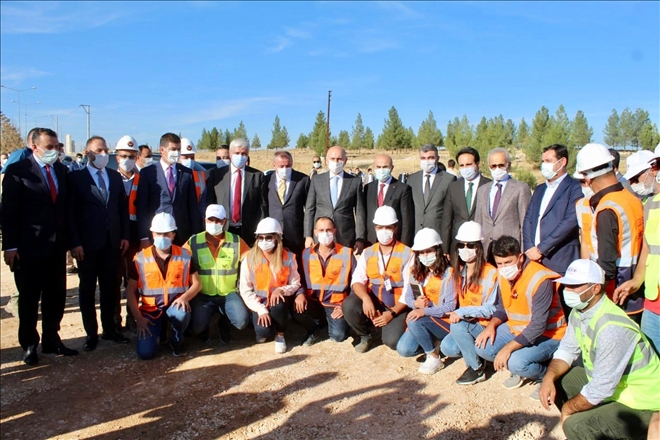 Ulaştırma ve Altyapı Bakanı Karaismailoğlu´ndan  Kızıltepe´ye 3 PTT şubesi sözü