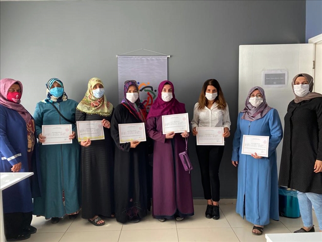 3 aylık kursun sonunda sertifikalarını aldılar
