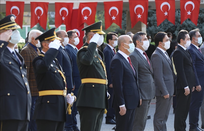 Cumhuriyetin 97. yıl dönümü törenle kutlandı