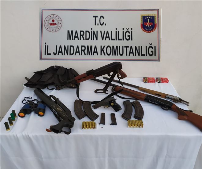 Savur´da kaleşnikof ve tabanca ele geçirildi