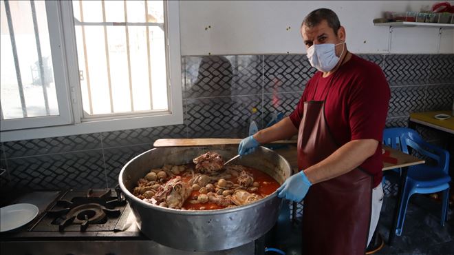 Bu lokantada perşembe günleri kibe  pişiriliyor