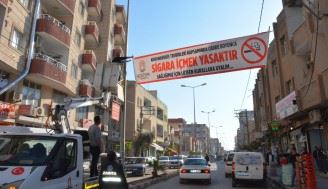 Kızıltepe’de sigara yasağına karşı vatandaş bilgilendiriliyor