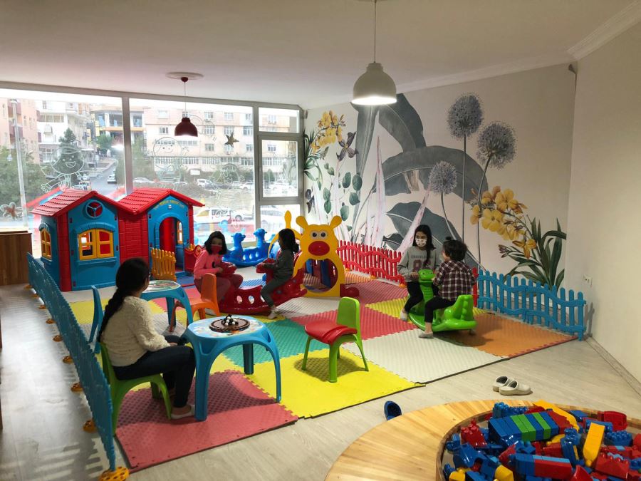 Büyükşehir Belediyesi çocuk aktivite ve spor merkezinde eğitimler başladı