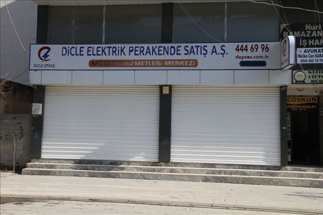 Mardin´de hırsızlar duvarı delip DEDAŞ şubesine girdi
