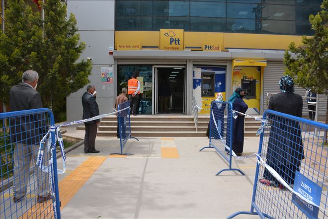 Belediye´den  PTT önlerinde sosyal mesafeye denetimleri