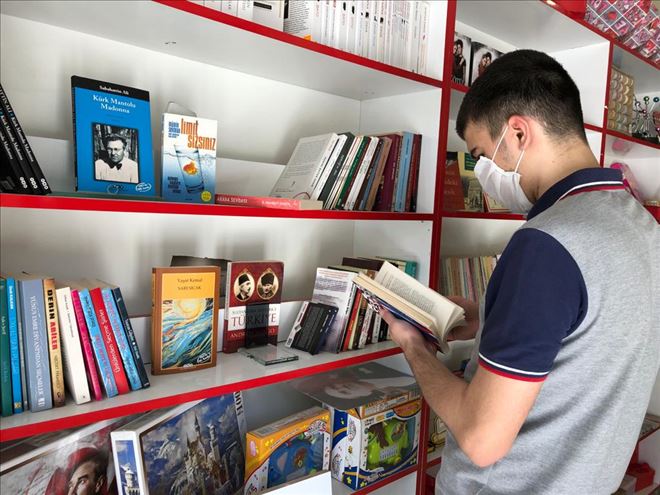 Kısıtlamaları kalktı kitap almaya koştular 