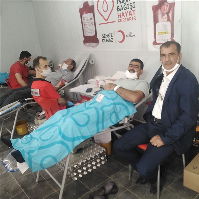 Kızıltepe muhtarlardan kan bağışına destek