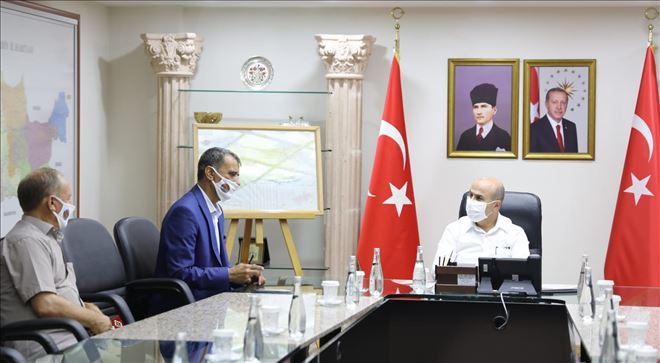 Vali Demirtaş, muhtarlarla bir araya geldi