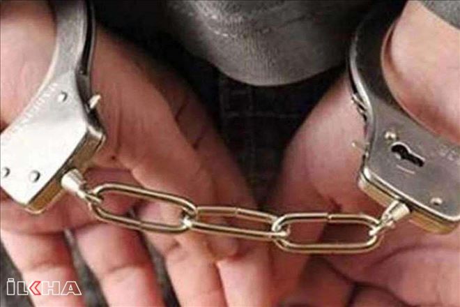 Jandarma hareketlerinden şüphelendi üzerinden eroin çıktı