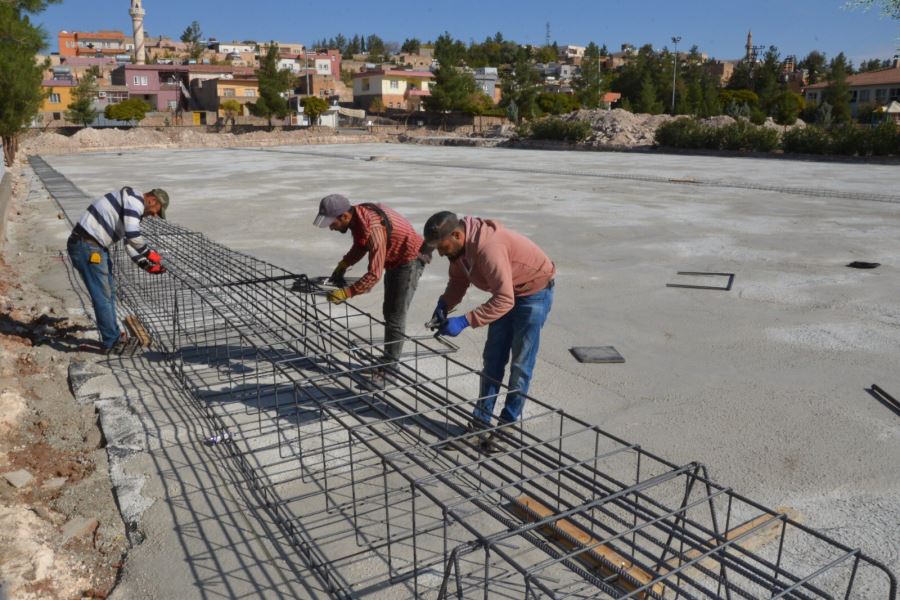 Midyat kapalı semt pazarı inşaatı devam ediyor