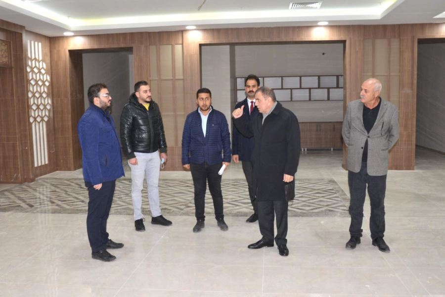 Midyat Belediye Başkanı Şahin, Kültür ve Kongre Merkezi inşaatını gezdi