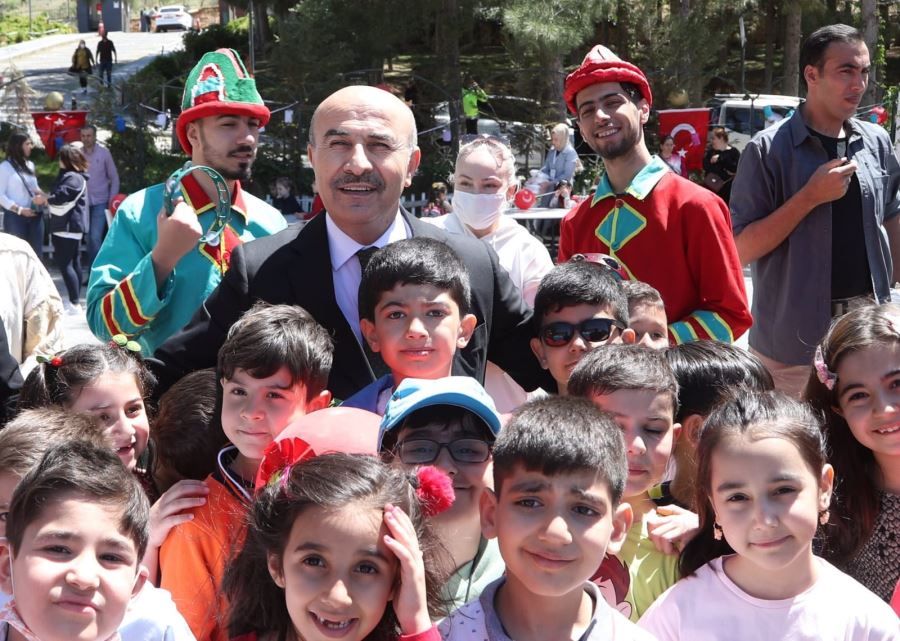 Vali Demirtaş, Tekne Orucu Tutan Çocuklar İle Bir Araya Geldi 