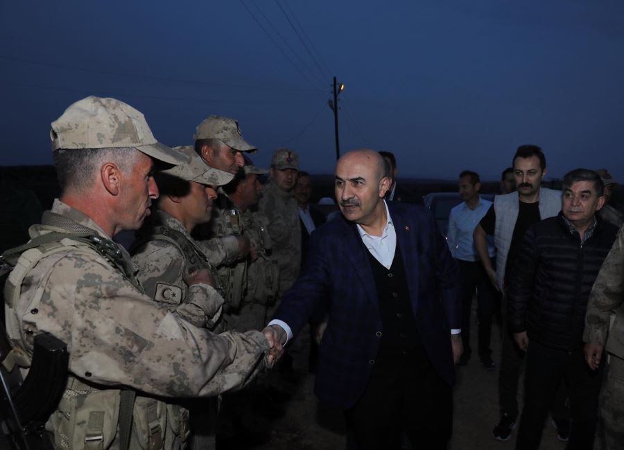 Vali Demirtaş, İftarda Güvenlik Korucuları ile Bir Araya Geldi