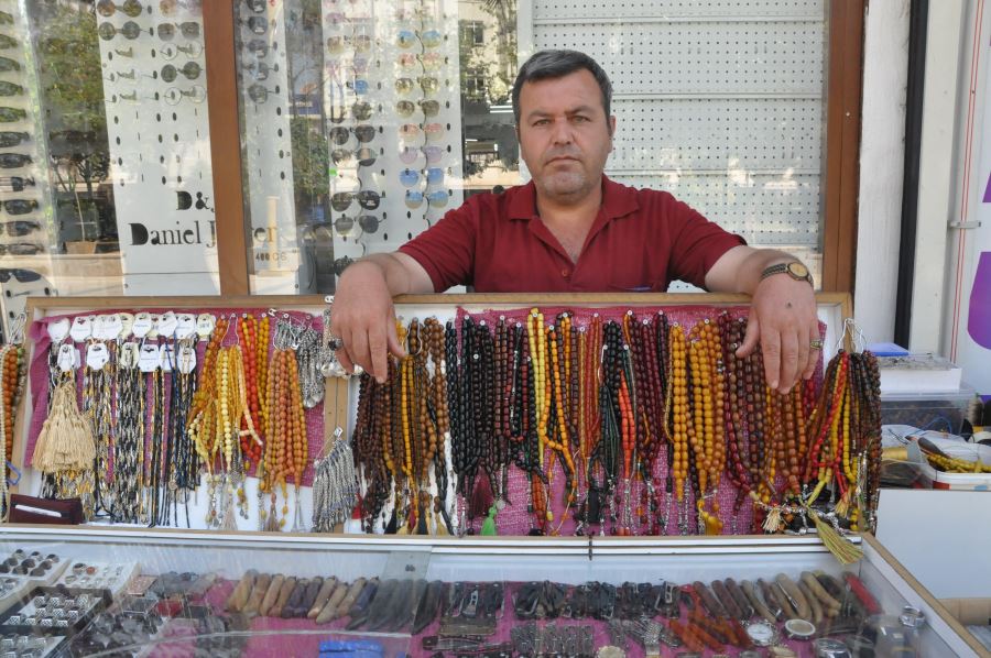 Kızıltepeli tespihçi canlı yayında dolandırıldı