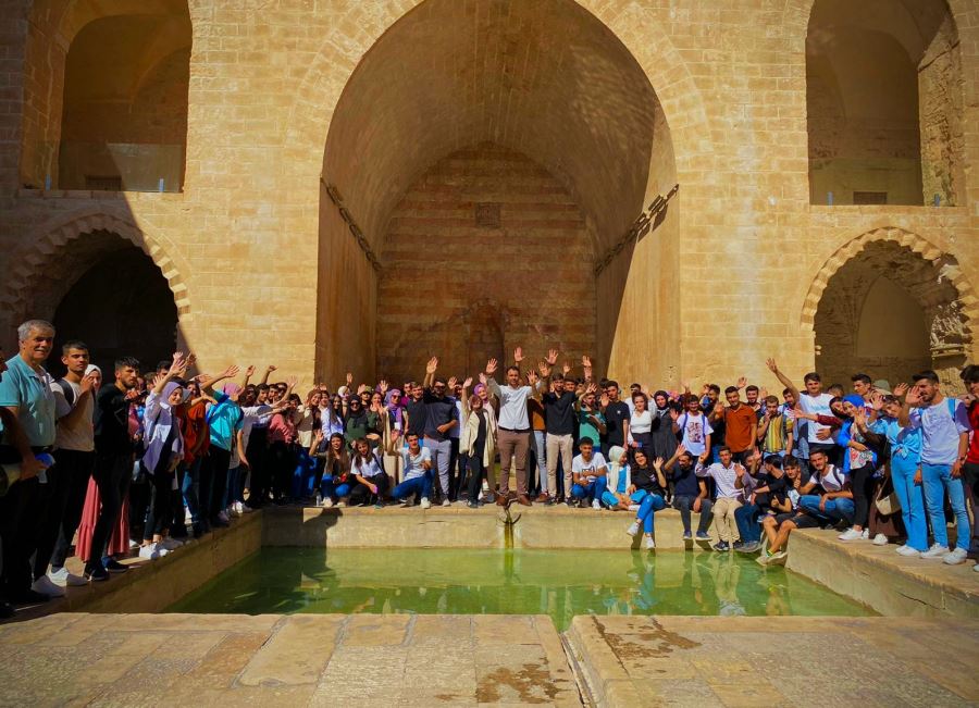 Üniversite Öğrencileri Mardin’in Tarihi Yerlerini Gezdiler